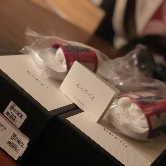Gucci Slides Size 5 & 10